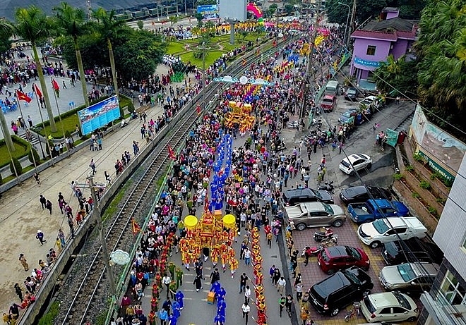 quang ninh cua ong temple festival kicks off
