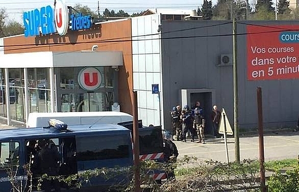 Islamic State claims deadly French supermarket siege