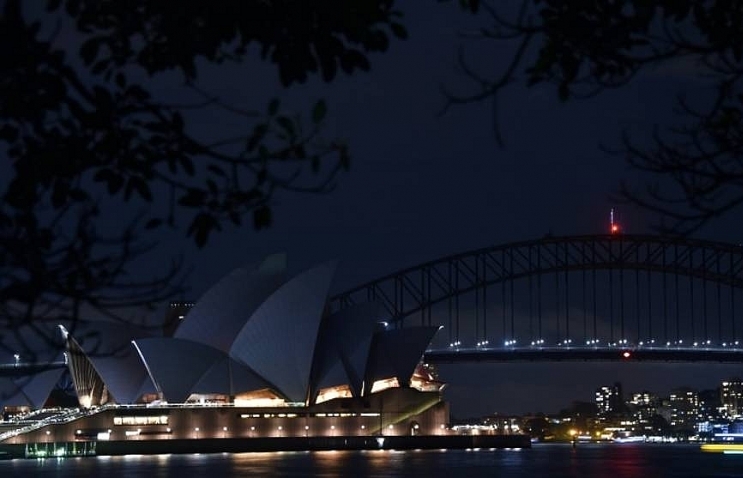 World cities go dark as global Earth Hour climate campaign kicks off