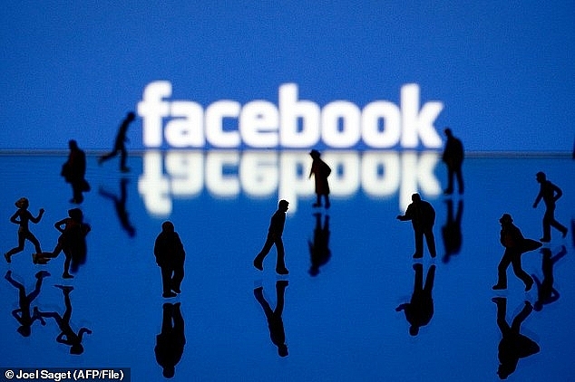 facebook overhauls privacy settings amid data breach outcry
