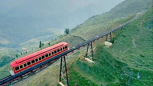 first mountain climbing railway route to open in vietnam