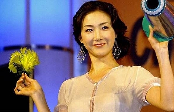 South Korean actress Choi Ji-woo, star of Winter Sonata, ties the knot