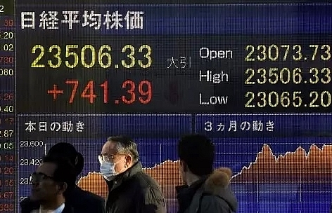Asian markets mostly higher as Shanghai extends rally