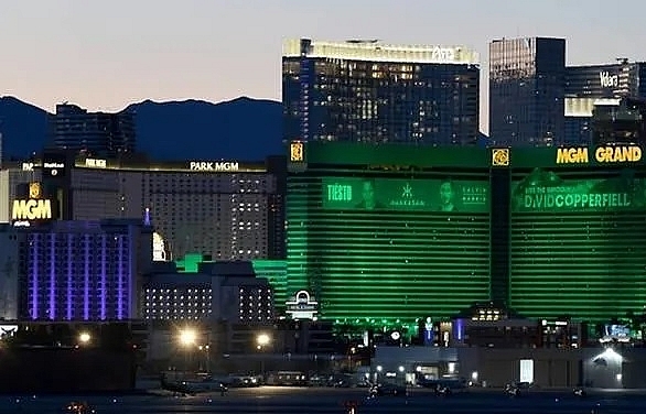 Las Vegas grinds to halt as casinos close over virus