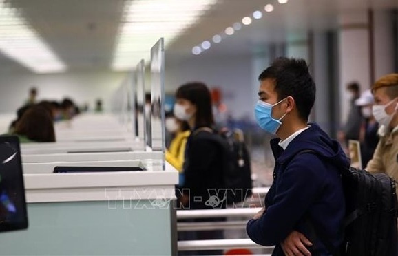 Visitors to Vietnam don’t need to show COVID-19 vaccination, recovery certificates: MoH proposes