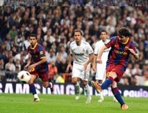 Ronaldo rescues Real but Barcelona sense title