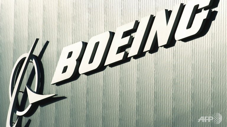 Boeing trails Airbus in Q1 plane orders, deliveries
