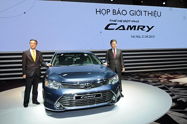 toyota launches 2015 camry in vietnam