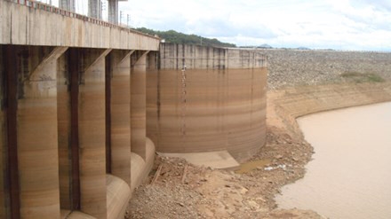 thirsty hydropower plants stop production