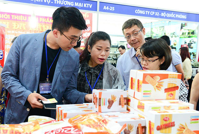 Lotte Mart in search of Vietnamese suppliers at VIETNAM EXPO 2016