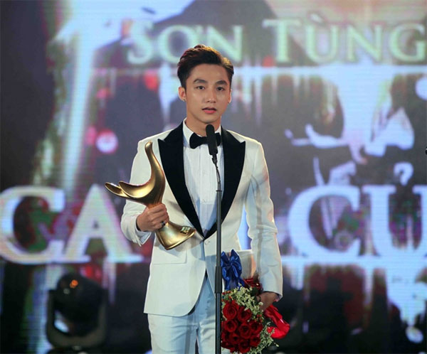 son tung named singer of the year
