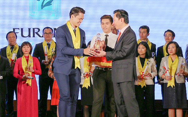 furama resort danang conferred the golden dragon award for eight consecutive years