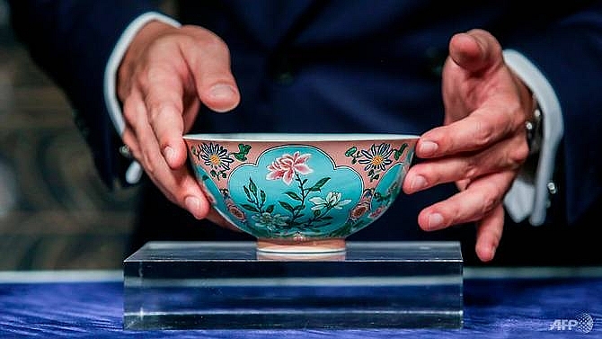 very rare qing dynasty bowl sells for us 304m