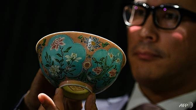 very rare qing dynasty bowl sells for us 304m