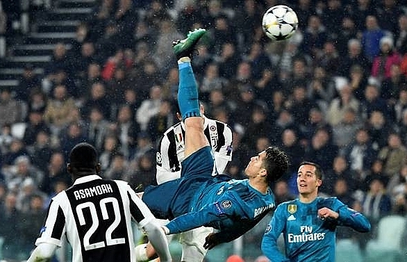 Record-breaker Ronaldo lauded after 'most beautiful goal' buries Juve