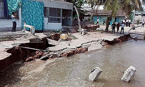 erosion attacks yet another part of vietnams mekong delta