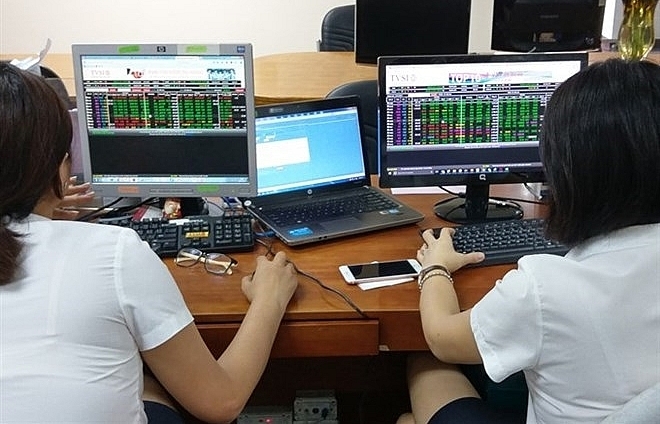 VN-Index slightly down on southern bourse