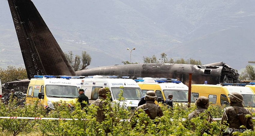 257 dead as military plane crashes in algerias worst air disaster