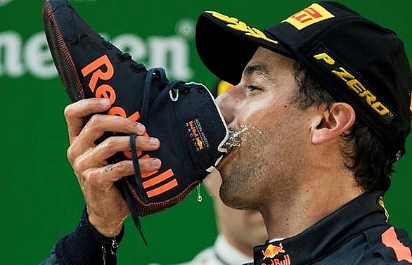 Ricciardo storms to sensational Chinese GP win