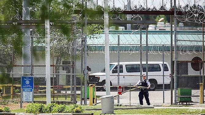 gang clashes in south carolina prison leave seven dead 17 injured