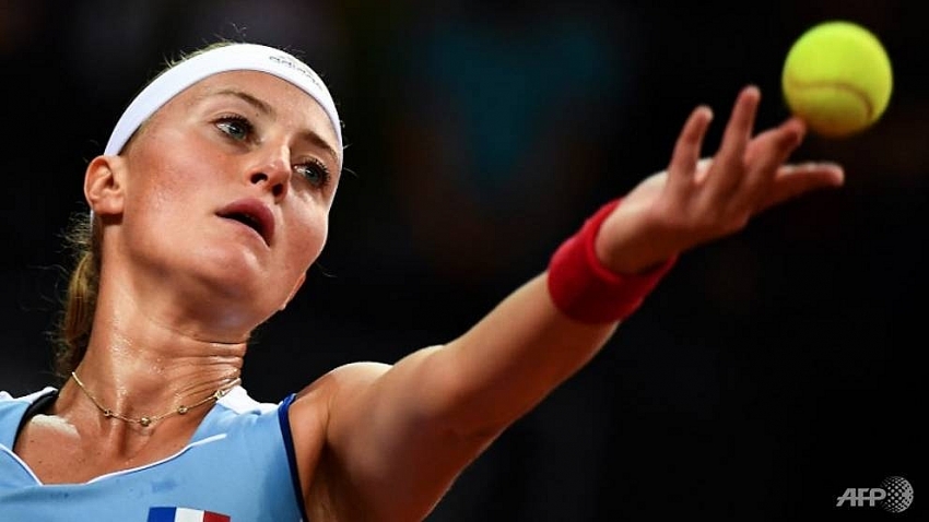 mladenovic ends cocos 13 match fed cup run czechs dominate in germany