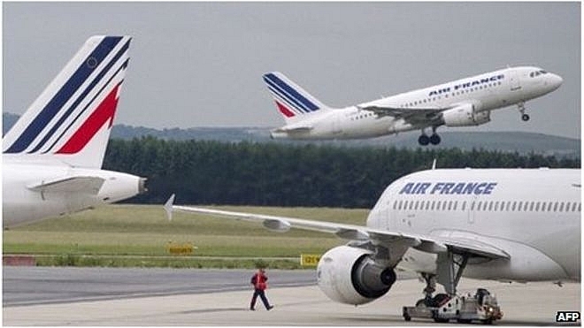 air france ceo threatens to resign if strikes continue
