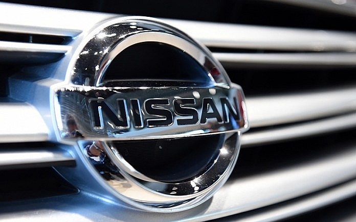 nissan to cut hundreds of jobs at uk car plant source