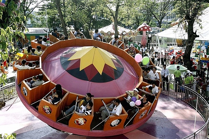 unsafe playground rides a danger to kids