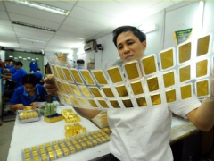 vietnam gold price down by vnd200000 per tael