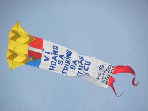 kites over ancient town of hoi an