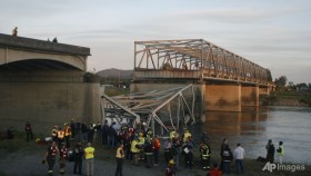 Major highway bridge collapses in US