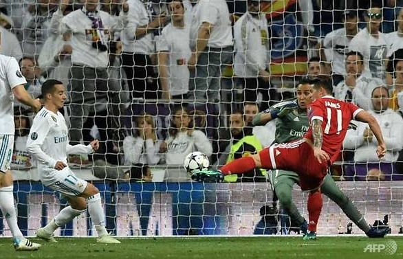 Benzema's double strike sends Real into Champions League final