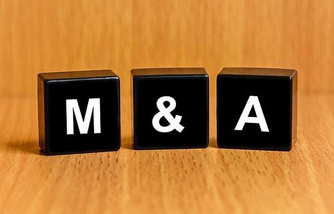Commercial banks discuss M&As - again