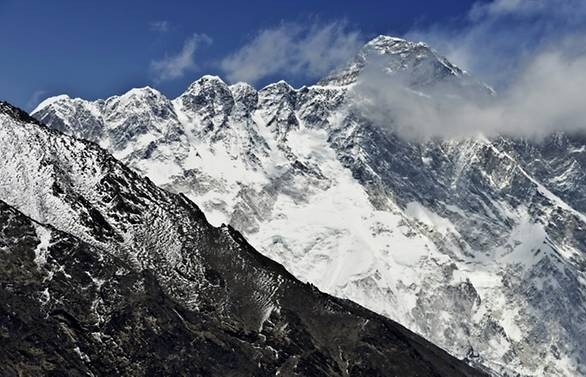 First climbers of 2018 reach Everest summit