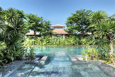 3 vietnamese resort pools named among worlds most stunning