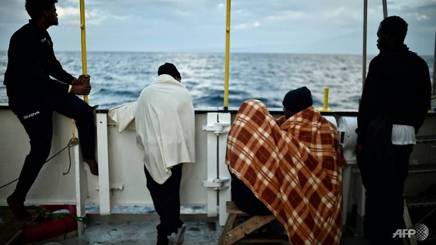 nearly 1500 migrants rescued in mediterranean in two days