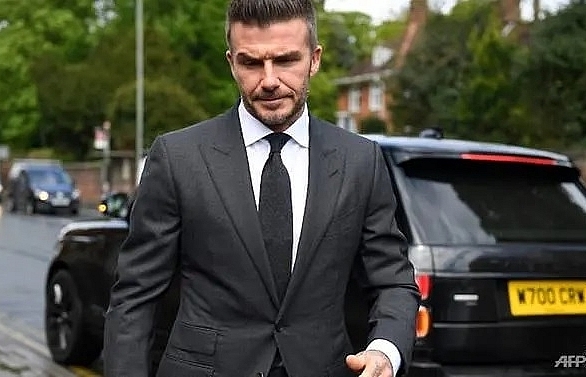 Beckham handed driving ban for using phone at the wheel