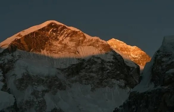 American climber dies on Everest