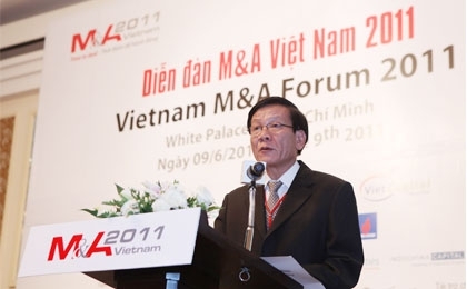 vietnam ma forum opens to applause