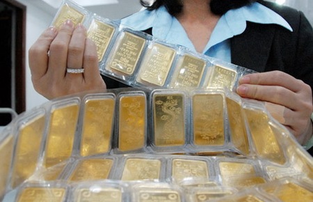 Gold slumps VND700,000 per tael