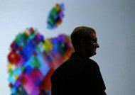 Apple fends off Android challenge with maps, Siri