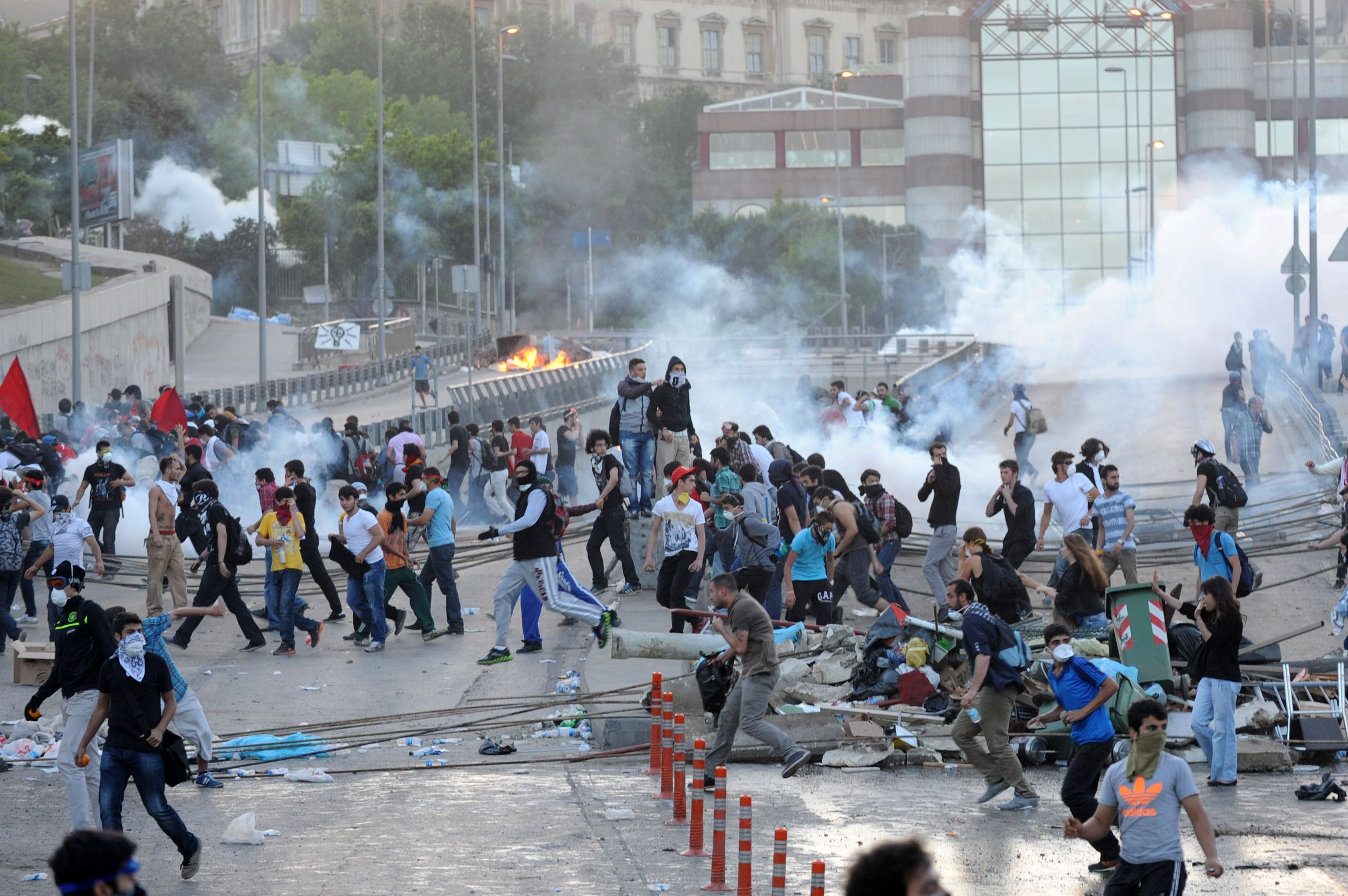 Turkey Protesters Retake Streets Pm Defiant World News Latest