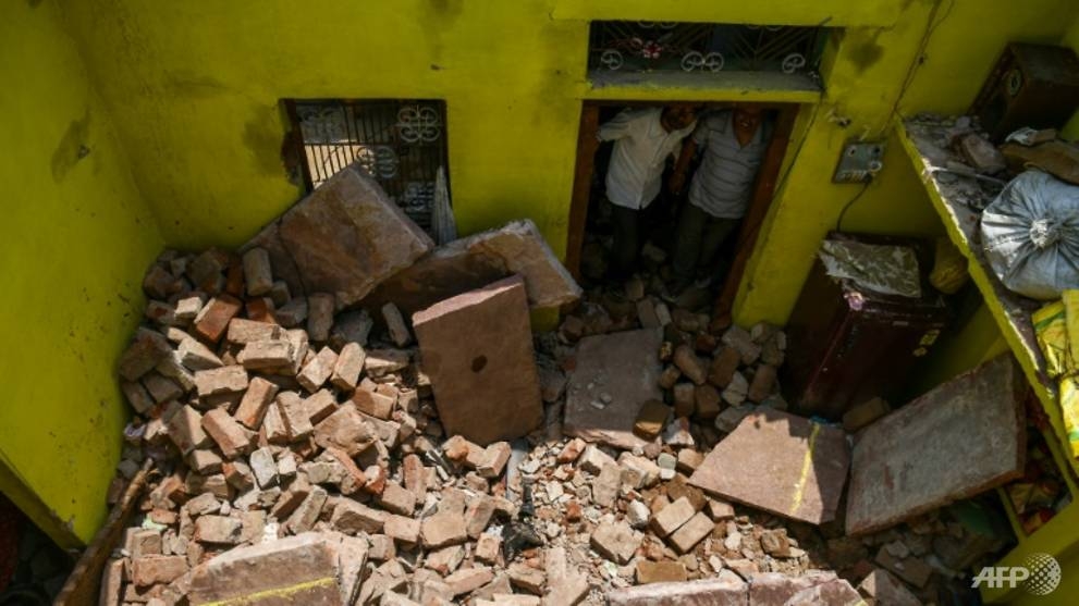at least 18 killed as fresh storms hit north india