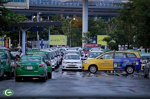 city to revise plan to limit taxis