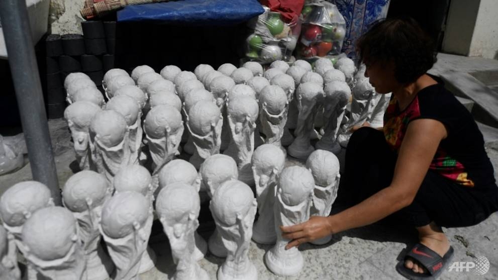 trophy hunting world cup replicas selling fast in vietnam