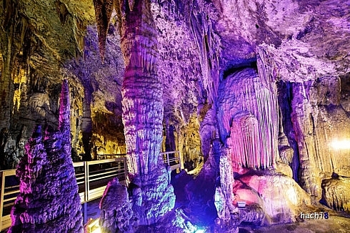 lung khuy cave tells legend of mong ethnic couple