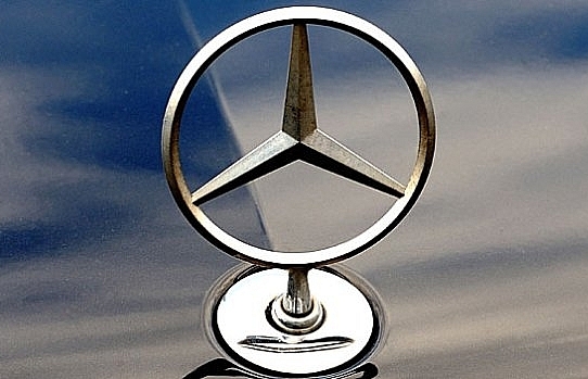 Germany hits Mercedes with mass diesel recall