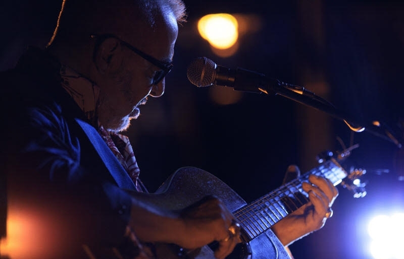 Legendary Guitarist Henry Padovani to perform in Hanoi