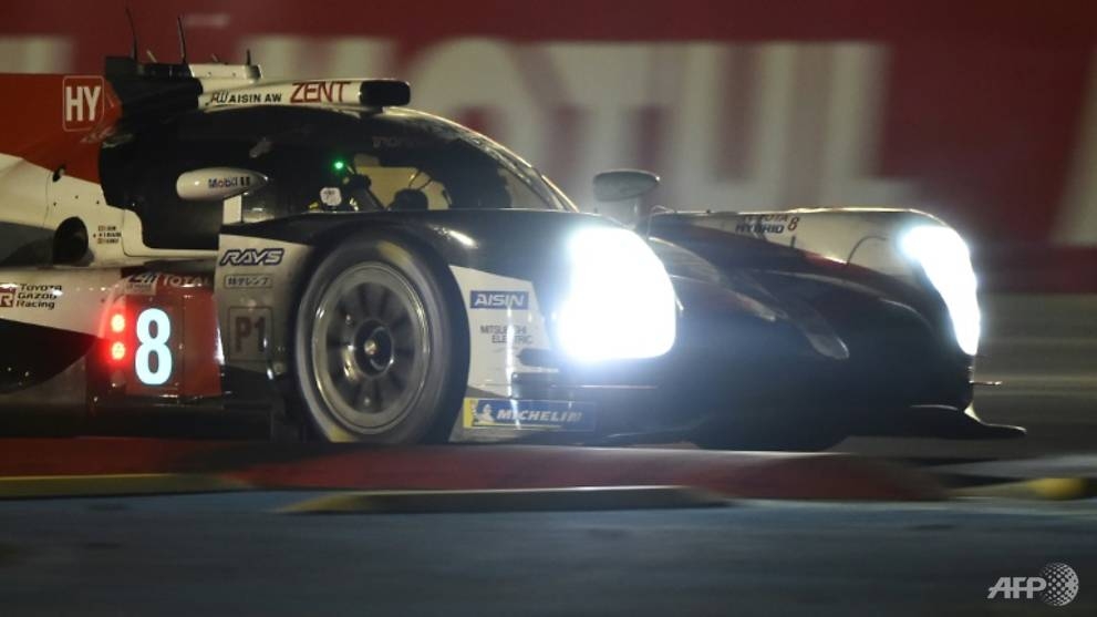 alonso shines through the night on his le mans debut