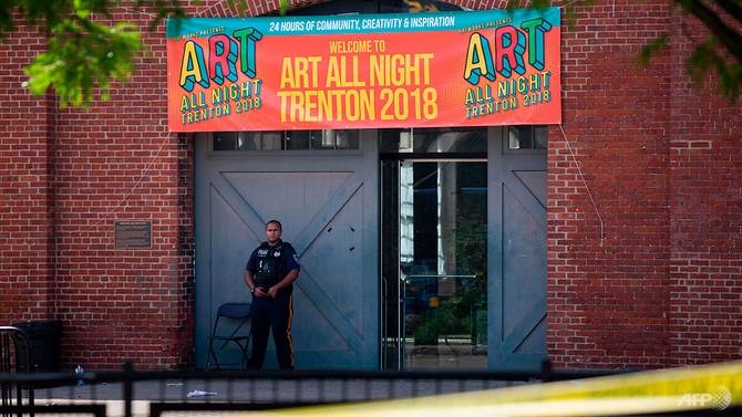 suspect dead 20 injured in shooting at us arts festival